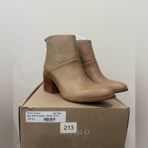 Nisolo Dari boot in Almond size 8.5, New in Box - Picture 8 of 10